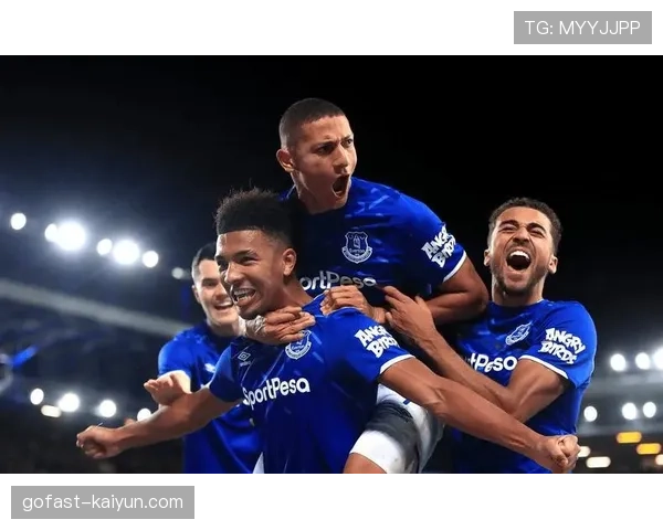 保级生死战前瞻：埃弗顿、卢顿、伯恩利三队仅差两分